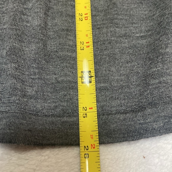 CO ESSENTIALS Size L Gray Long Sleeve Cashmere Sweater - Picture 7 of 9